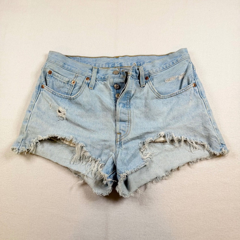 Levis 501 Original Cut Off Denim Shorts Light Wash Blue W31 Distressed Frayed